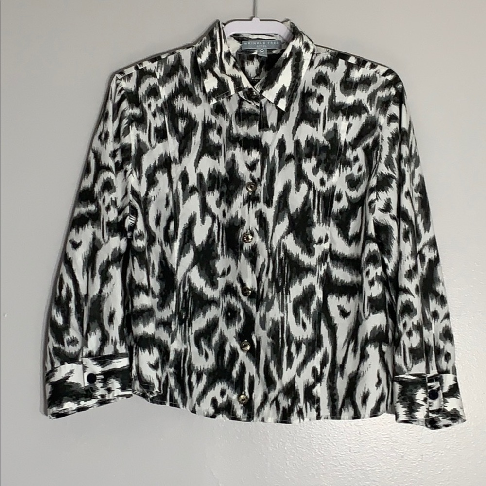 Foxcroft Wrinkle Free Fitted Black white print Button Down blouse Sz 18 plus